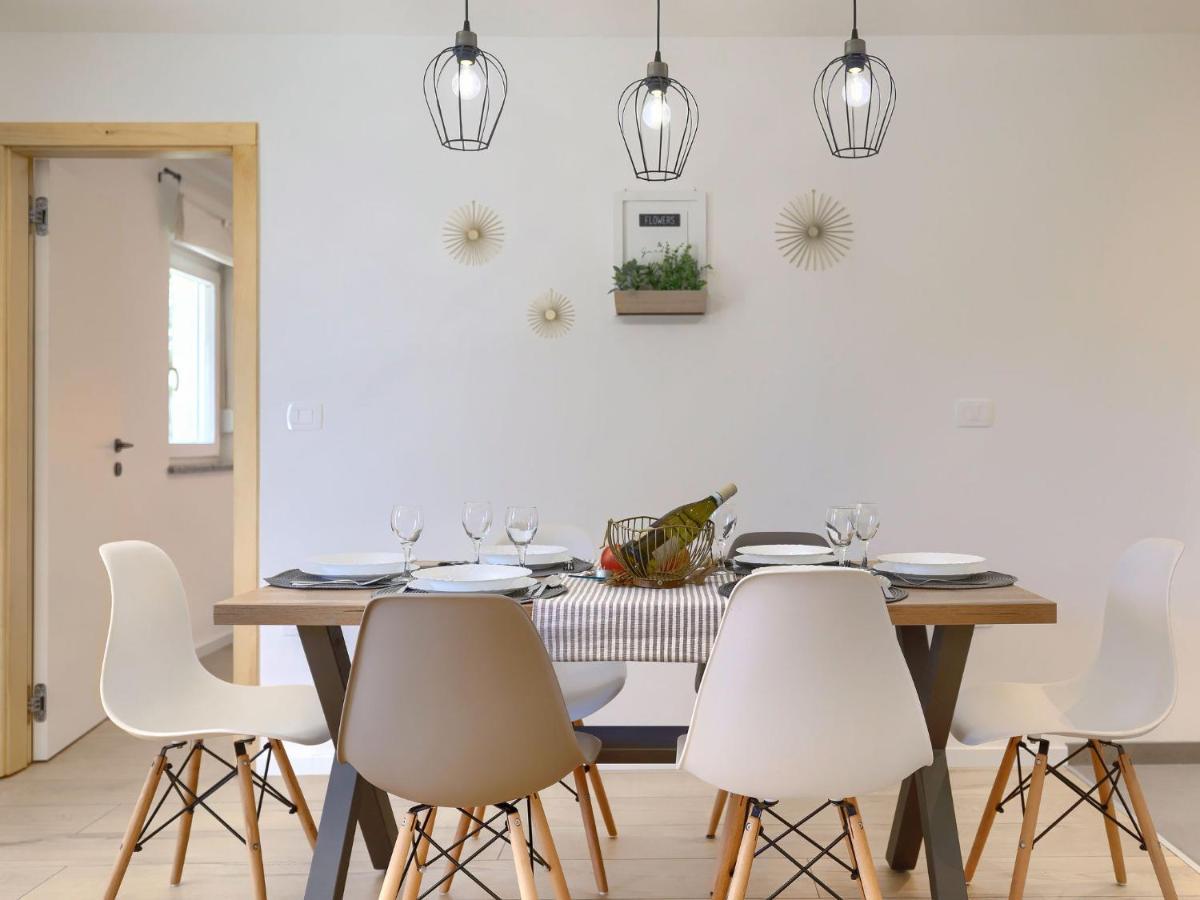 Holiday Home Laura By Interhome Пула Экстерьер фото