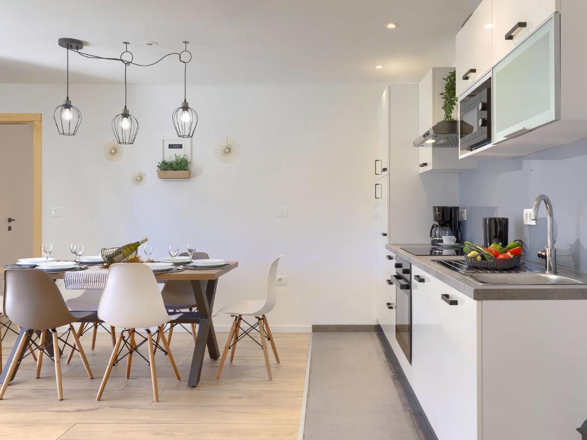 Holiday Home Laura By Interhome Пула Экстерьер фото